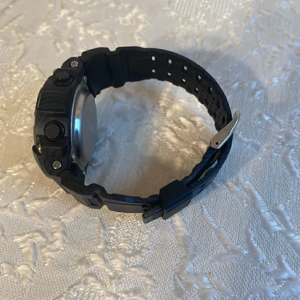 🥀SKMEI Sport Digital Watch Rubber Waterproof 💦 - Picture 2 of 8